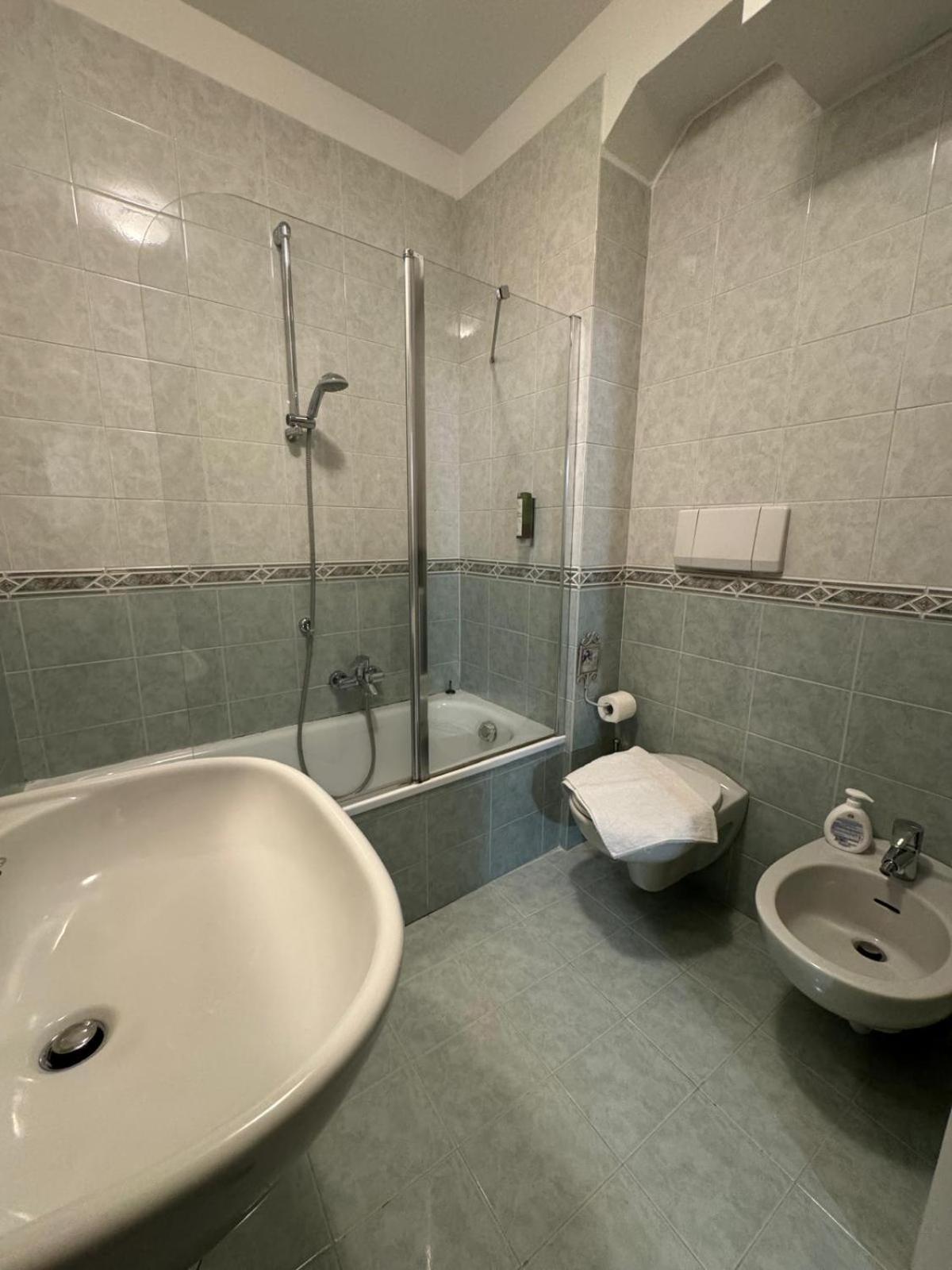 Duomo Nest Entire Apartment Тренто Екстериор снимка